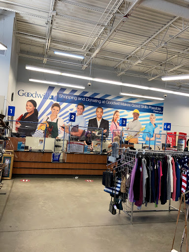 Thrift Store «Goodwill Industries of Greater Cleveland & East Central Ohio», reviews and photos, 16160 Pearl Rd, Strongsville, OH 44136, USA
