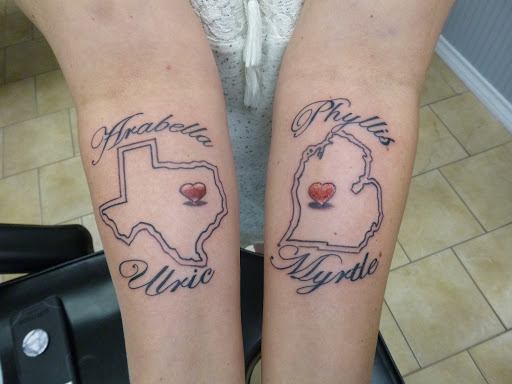 Tattoo Shop «magnum opus tattoo company», reviews and photos, 1817 Padre Blvd #4, South Padre Island, TX 78597, USA