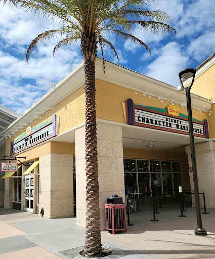 Shopping Mall «Orlando Vineland Premium Outlets», reviews and photos, 8200 Vineland Ave, Orlando, FL 32821, USA