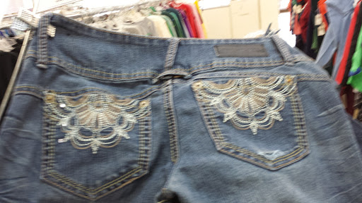 Thrift Store «Goodwill Store and Donation Center», reviews and photos, 2904 S University Ave, Little Rock, AR 72204, USA