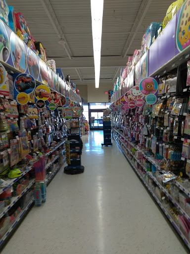 Shopping Mall «Southland Shopping Center», reviews and photos, 6944 W 130th St, Middleburg Heights, OH 44130, USA