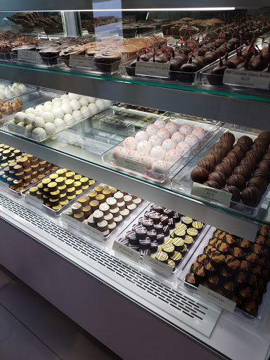 Shopping Mall «Utica Square», reviews and photos, 1709 Utica Square, Tulsa, OK 74114, USA