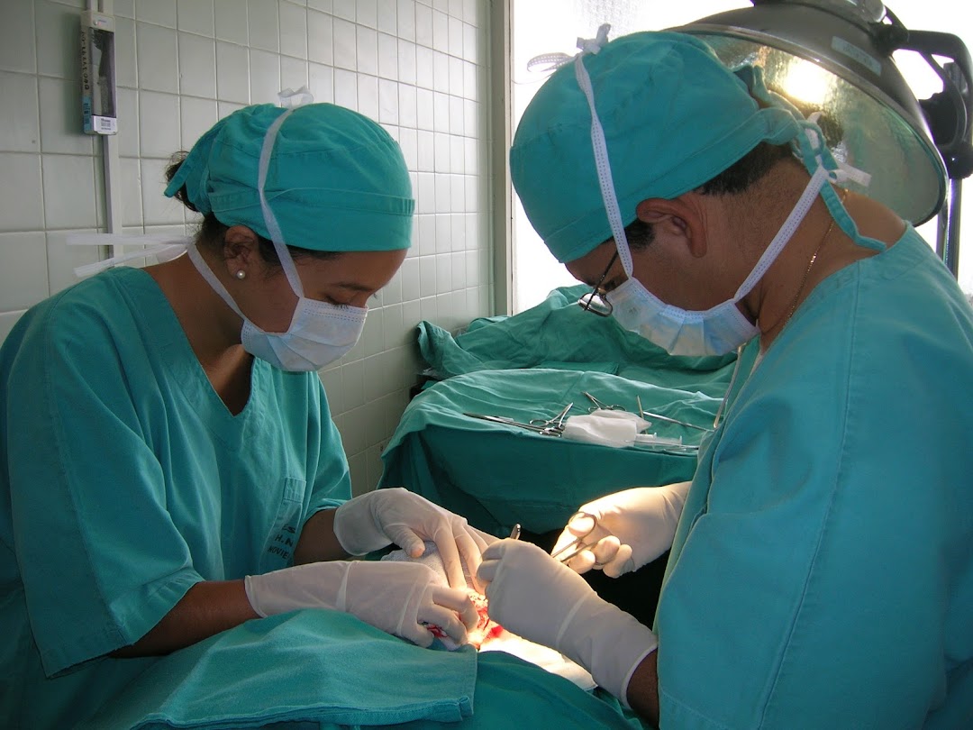 Consultorio de Cirugía de Cabeza y Cuello & Maxilofacial. Dr. Ricardo Anicama Pardo.