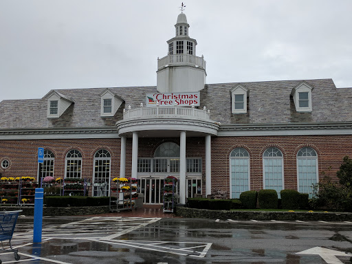 Shopping Mall «Aquidneck Shopping Centre», reviews and photos, 77 E Main Rd, Middletown, RI 02842, USA