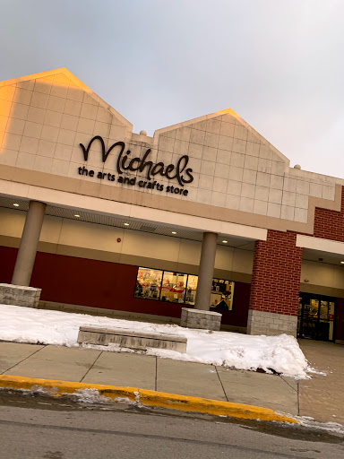 Michaels, 701 N Milwaukee Ave #208, Vernon Hills, IL 60061, USA, 