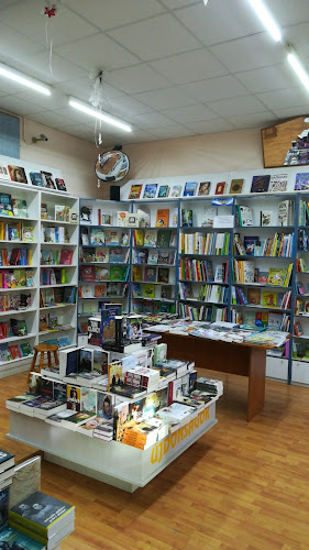 Kincsestár - Könyv webáruház és könyvesbolt - Ajándékbolt - Balassagyarmat