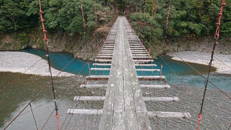 林の吊り橋
