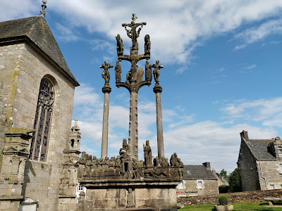 Enclos paroissial de Saint-Thégonnec à Saint-Thégonnec Loc-Eguiner