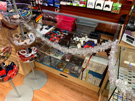 Video Game Store «Play And Talk Retro Video Games Iphone Repair», reviews and photos, 4693 Airport Blvd #130, Mobile, AL 36608, USA