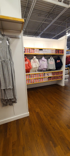 Clothing Store «Gap Outlet», reviews and photos, 8225 Vineland Ave, Orlando, FL 32821, USA