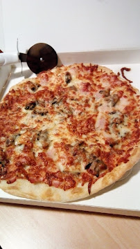 Plats et boissons du Pizzas à emporter Distributeur Dolce Vita Pizza à Vireux-Molhain - n°3