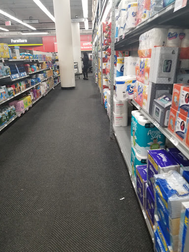 Office Supply Store «Staples», reviews and photos, 90-30 Metropolitan Ave, Rego Park, NY 11374, USA