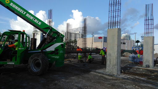 Car Detailing Service «South Beach Finest Hand Car Wash», reviews and photos, 1229 18th St, Miami Beach, FL 33139, USA