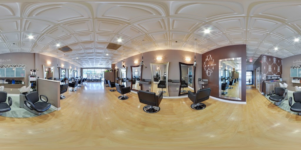 Bombshell Salon 21042