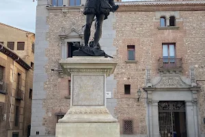 Statue of Don Álvaro de Bazán image