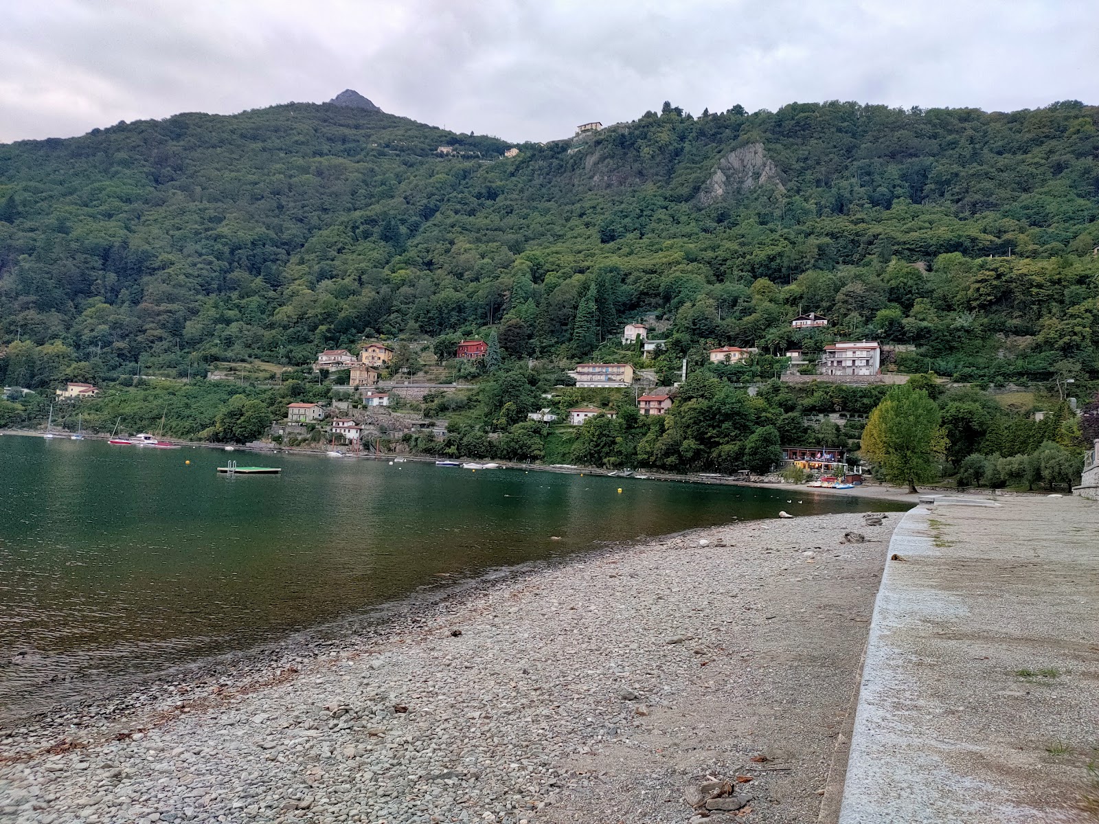 Zdjęcie Spiaggia di Cannero i jego piękne krajobrazy