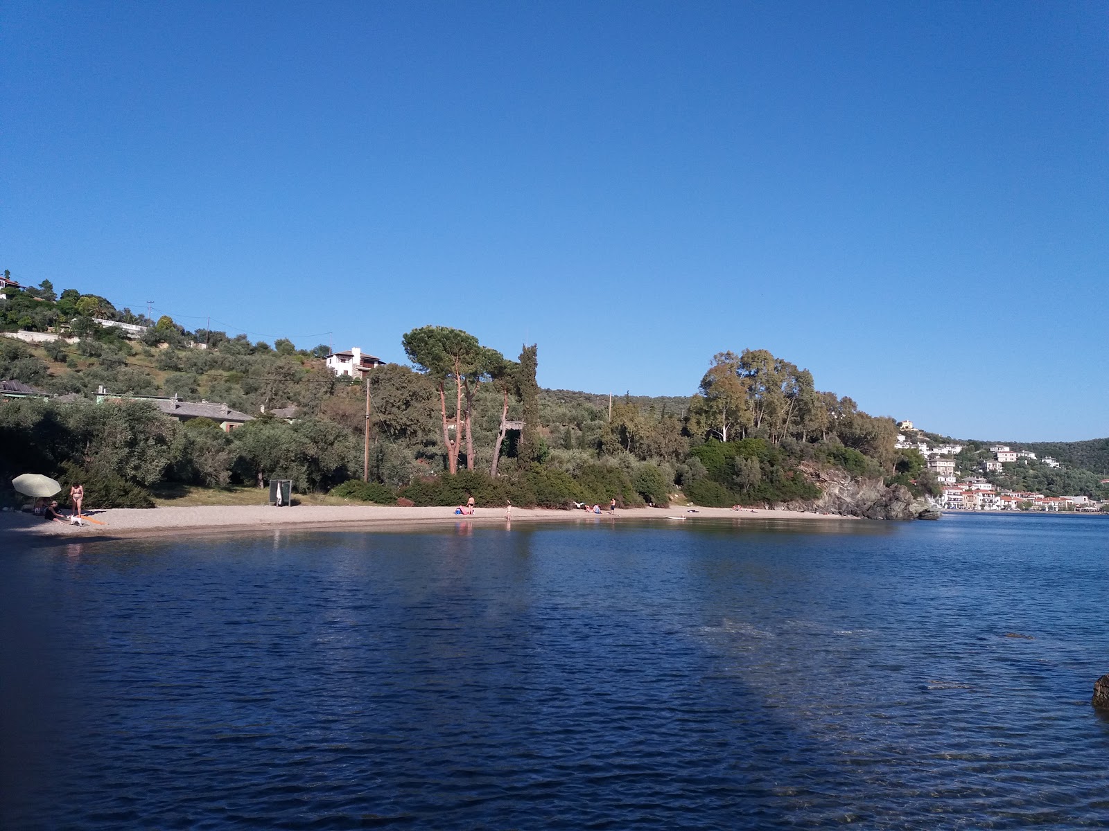 Foto af Lagoudi beach med høj niveau af renlighed