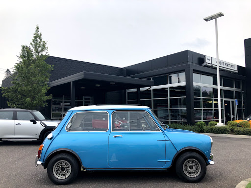 Used Car Dealer «MINI of Portland», reviews and photos, 9134 SW Canyon Rd, Portland, OR 97225, USA