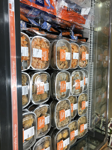 Grocery Store «Whole Foods Market», reviews and photos, 90 E Putnam Ave, Greenwich, CT 06830, USA