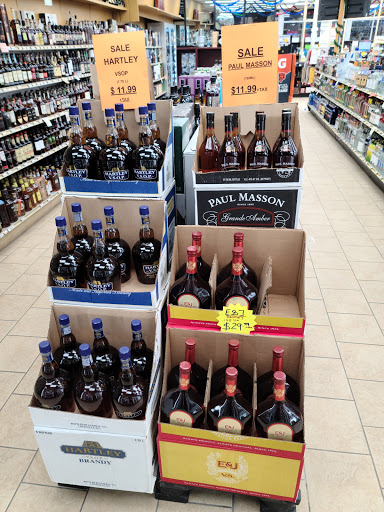 Liquor Store «Arcadia Foremost Liquors», reviews and photos, 3301 W North Ave, Chicago, IL 60647, USA