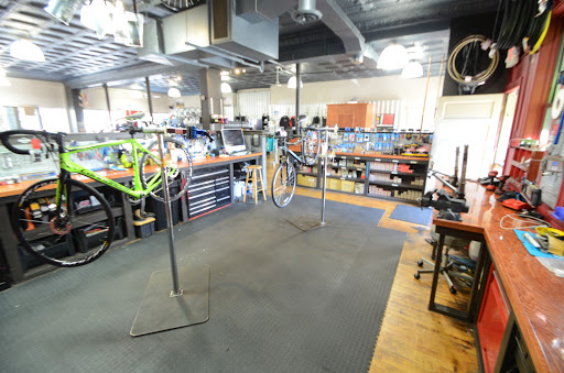 Bicycle Store «The Bike Hub», reviews and photos, 495 N Main St, Glen Ellyn, IL 60137, USA