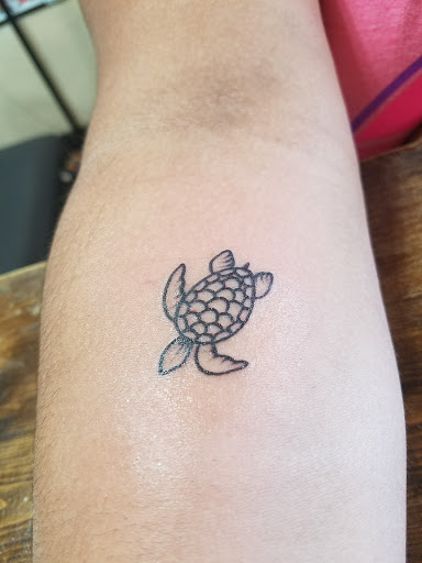 Tattoo Shop «Ocho Placas Tattoo Company», reviews and photos, 6240 SW 8th St, Miami, FL 33144, USA