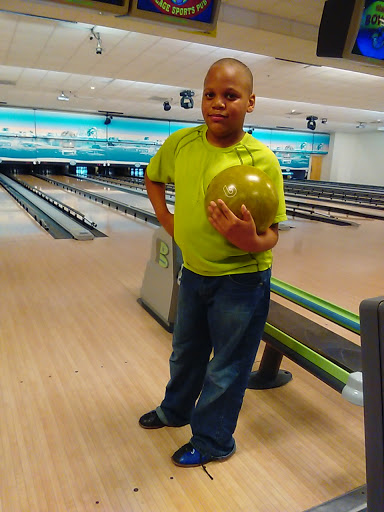 Bowling Alley «Island Strikz Entertainment», reviews and photos, 2302 E Pass Rd, Gulfport, MS 39507, USA