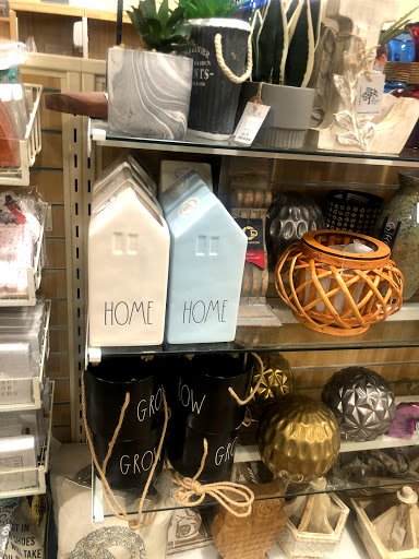 Department Store «HomeGoods», reviews and photos, 162 Everett Ave, Chelsea, MA 02150, USA