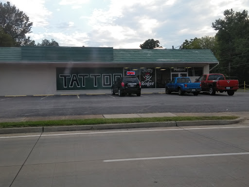Jolly Roger Tattoo Shop, 1000 Old Mayfield Rd, Paducah, KY 42003, USA, 