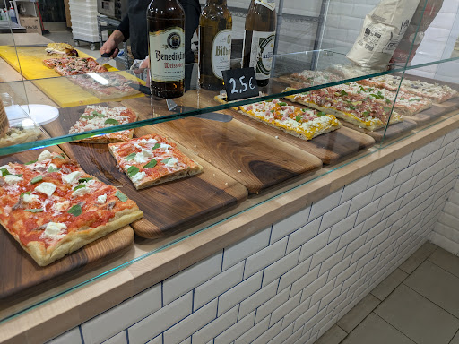 Forno Levà - pane e pizza in pala in Pergine Valsugana, Provincia Autonoma di Trento