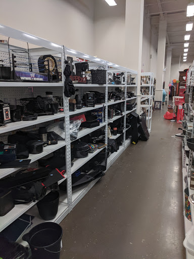 Thrift Store «Rappahannock Goodwill Industries:- Harrison Crossing Store», reviews and photos, 7101 Harrison Rd, Fredericksburg, VA 22407, USA