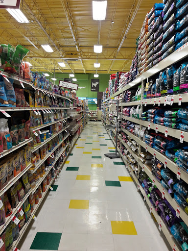 Pet Supply Store «Pet Supplies Plus», reviews and photos, 2057 S Telegraph Rd, Bloomfield Hills, MI 48302, USA
