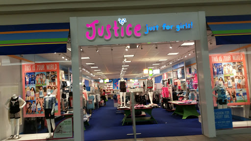 Shopping Mall «Oxmoor Center», reviews and photos, 7900 Shelbyville Rd, Louisville, KY 40222, USA