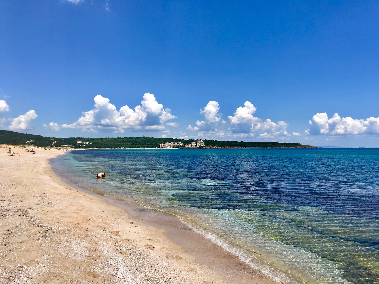 Foto de Shofjorski beach com alto nível de limpeza