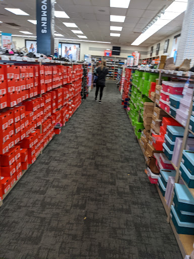 Shoe Store «Rack Room Shoes», reviews and photos, 2809 Battleground Ave, Greensboro, NC 27455, USA