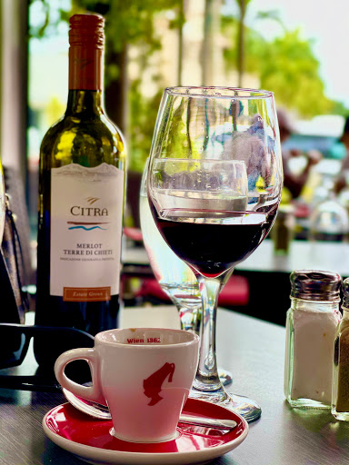 Restaurant «South Street», reviews and photos, 1410 Pine Ridge Rd, Naples, FL 34108, USA