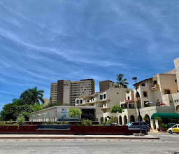 Secrets Hotel & Now Amber GRAN SALON photo