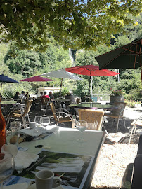 Atmosphère du Restaurant Le Bistrot de la Cascade à Groslée-Saint-Benoit - n°20