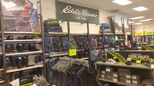 Clothing Store «Eddie Bauer Outlet», reviews and photos, 1140 Stanley K Tanger Dr, Lancaster, PA 17602, USA