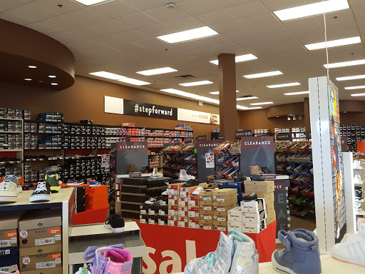 Shoe Store «Famous Footwear», reviews and photos, 14929 Florence Trail, Apple Valley, MN 55124, USA