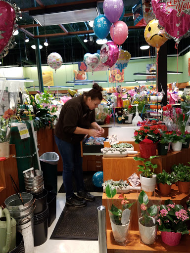 Grocery Store «Lowes Foods on Pine Grove Drive», reviews and photos, 805 Pine Grove Dr, Wilmington, NC 28403, USA