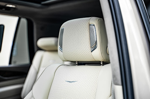 Cadillac Dealer «Motor Werks Cadillac of Barrington», reviews and photos, 206 N Cook St, Barrington, IL 60010, USA