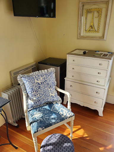 Bed & Breakfast «Prairie House Inn», reviews and photos, 524 E Main St, Molalla, OR 97038, USA