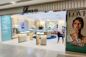 Love & Co. Plaza Singapura - Engagement Diamond rings and Wedding Bands image