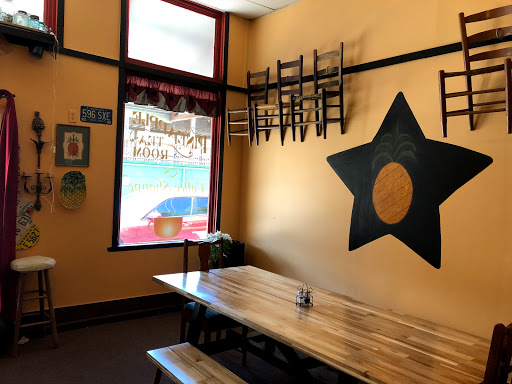 Restaurant «The Pineapple Tea Room & Coffee Shoppe», reviews and photos, 604 Colwyn St, Cumberland Gap, TN 37724, USA