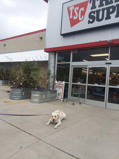 Home Improvement Store «Tractor Supply Co.», reviews and photos, 1341 S Main Ave #380, Scranton, PA 18504, USA