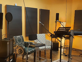 Puja Studio & Musicafé