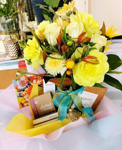 Reviews of Kakariki Flowers - Ashburtons Favourite Florist in Ashburton - Florist