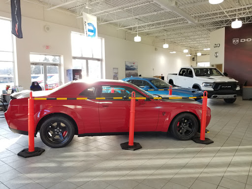 Car Dealer «Falls Chrysler Jeep Dodge», reviews and photos, 4100 State Rd, Cuyahoga Falls, OH 44223, USA