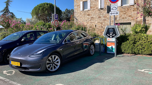 Borne de recharge de véhicules électriques SDE Haute-Pyrénées Charging Station Lourdes